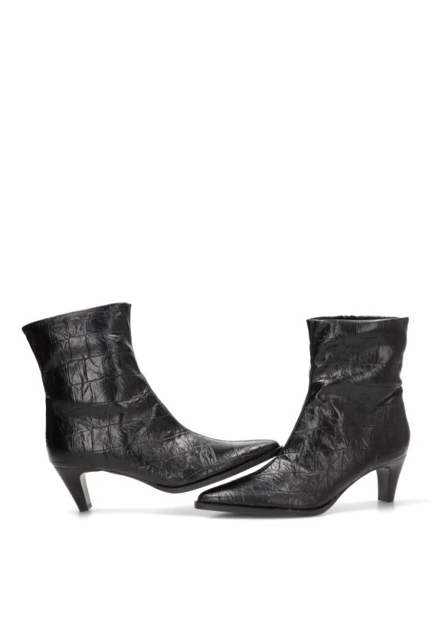 Botín negro de mujer M6886 con tacón medio