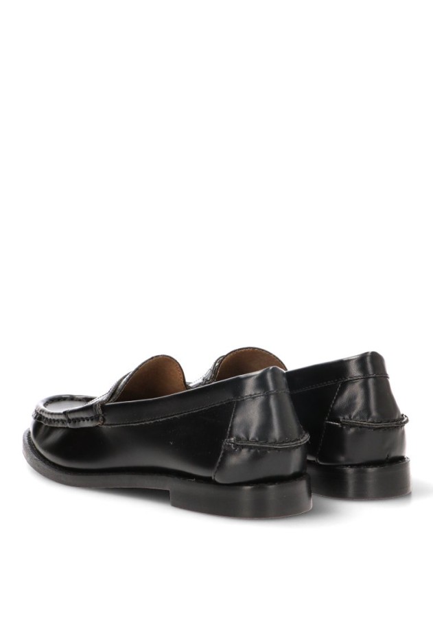 Mocasín negro sintético de mujer M6650