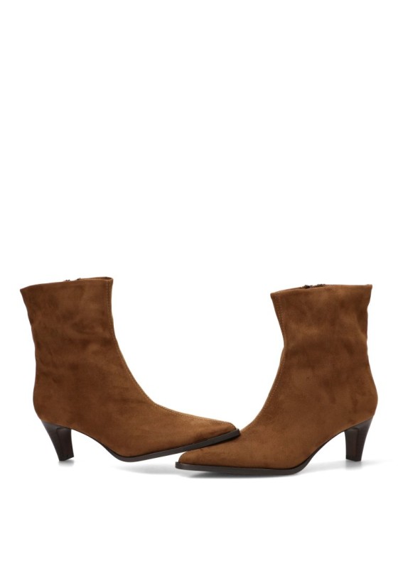 Botín camel de mujer YULIA CR M6885 en antelina con tacón medio