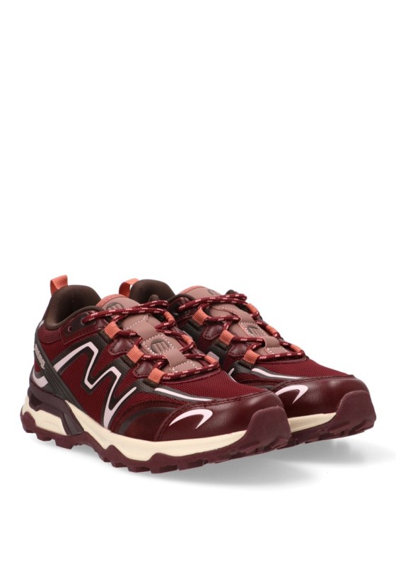 Deportivo trekking burdeos con suela plana de mujer MUSTANG 60072