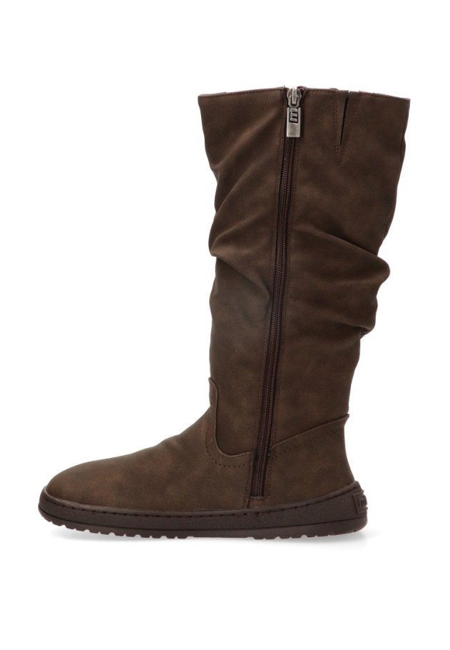 Bota café de mujer MUSTANG 85506 con suela plana estilo barefoot