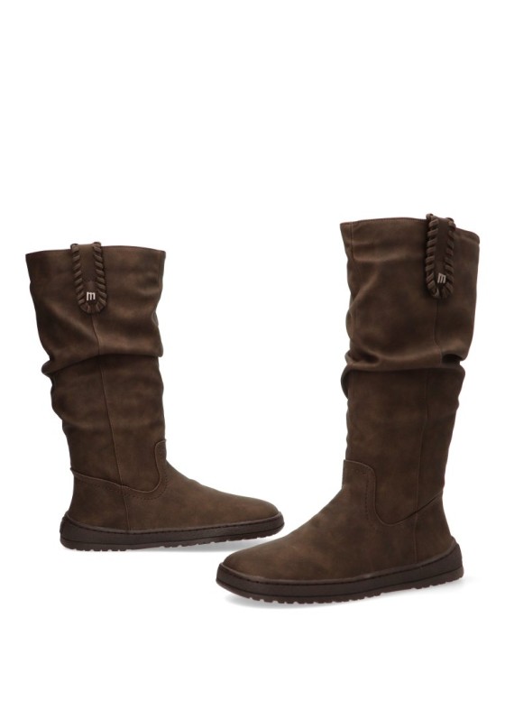 Bota café de mujer MUSTANG 85506 con suela plana estilo barefoot