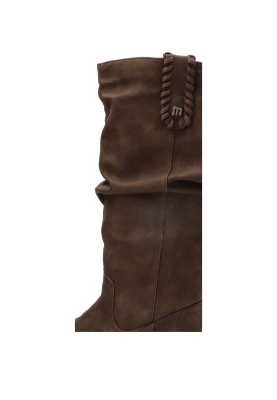 Bota café de mujer MUSTANG 85506 con suela plana estilo barefoot