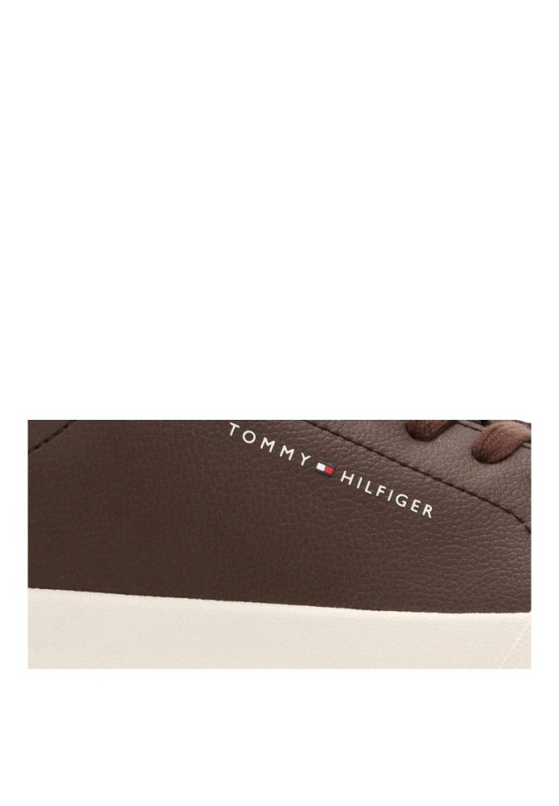 Deportivo en piel chocolate con suela plana de hombre TOMMY HILFIGER FM0FM05367