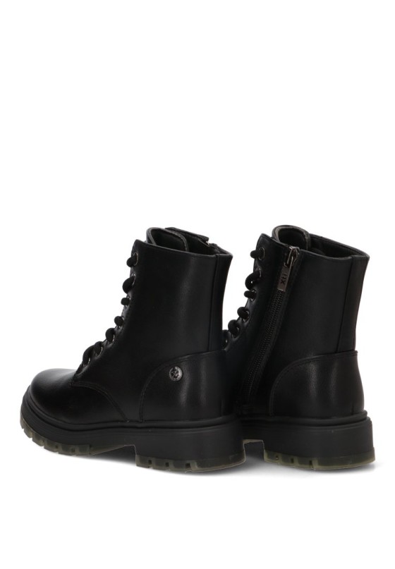 Botín militar negro sintético para niña XTI KIDS 150986, suela plana