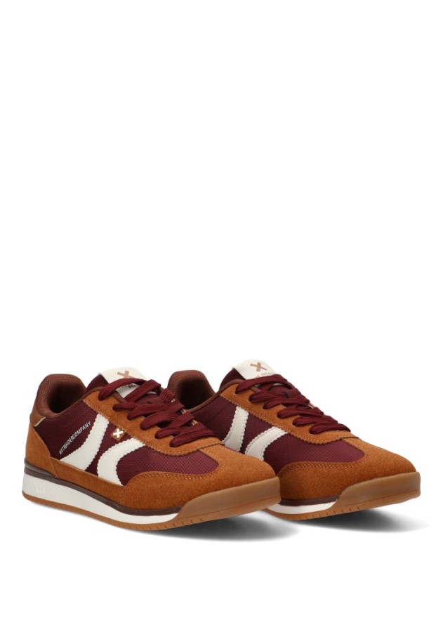 Deportivo camel con suela plana de hombre XTI 144582