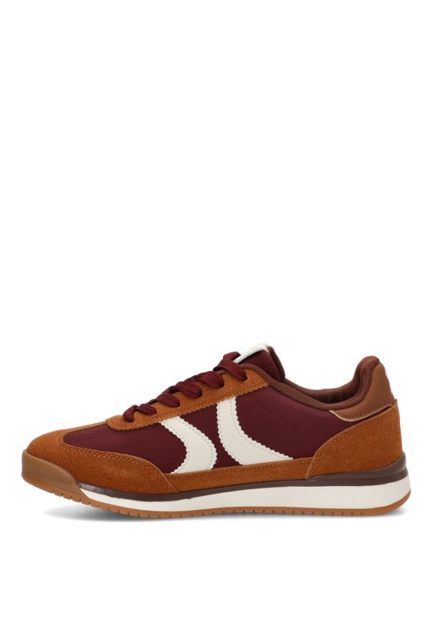 Deportivo camel con suela plana de hombre XTI 144582
