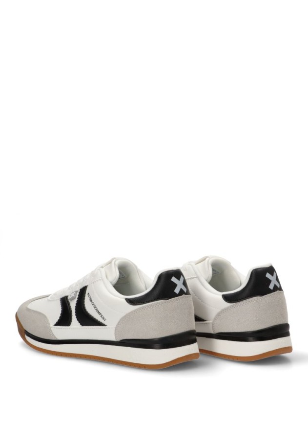 Deportivo casual blanco con suela plana para hombre XTI 144582