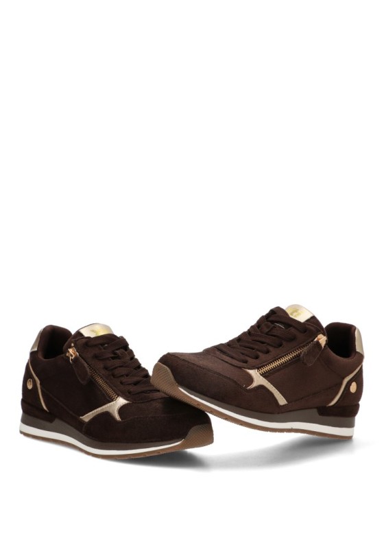 Deportivo marrón textil con suela plana para mujer XTI 146368