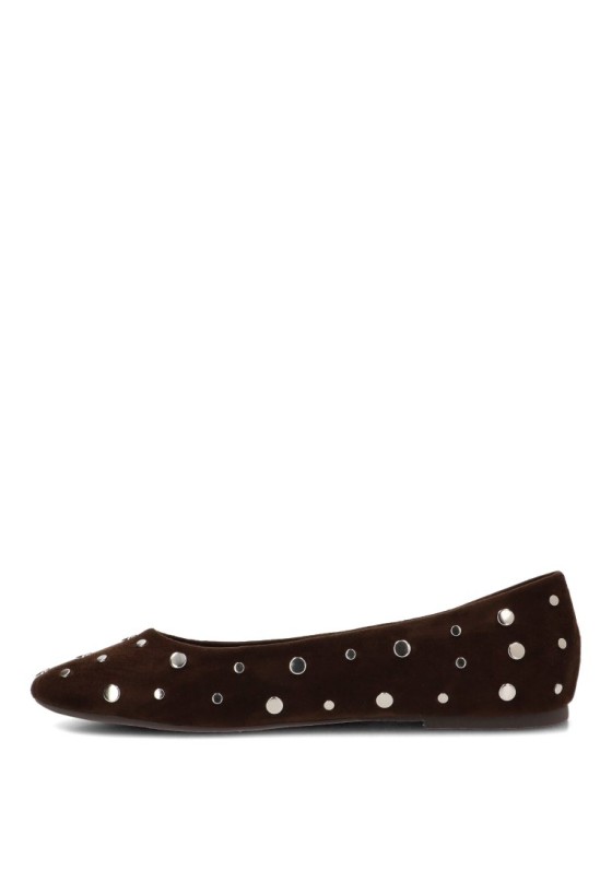 Bailarina con tachuelas y suela plana de mujer LUNA TREND M6564