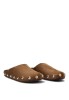 Zueco destalonado camel con tachuelas para mujer LUNA TREND M6615