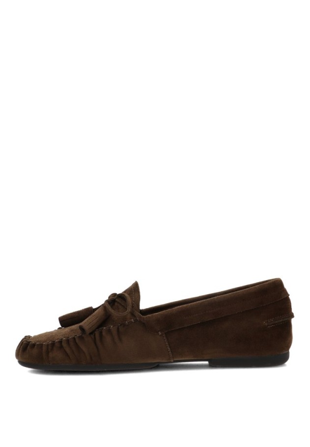 Mocasín M6640 YULIA de mujer en textil kakhi con borlas y suela plana
