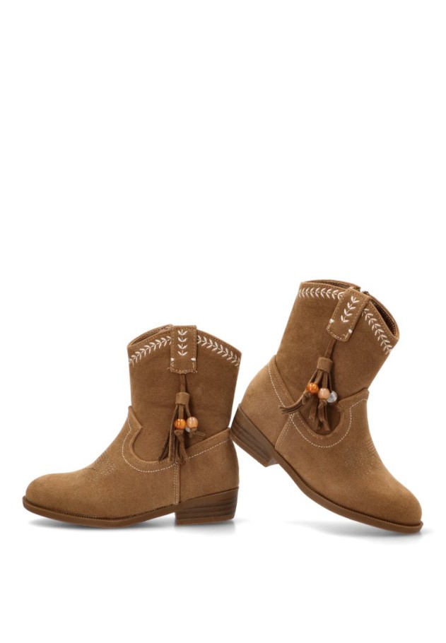 Botín campero en antelina camel para niña ETIKA 110579