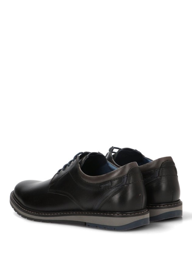 Bluchers en piel negra con suela plana para hombre PIKOLINOS M8J-4331C1