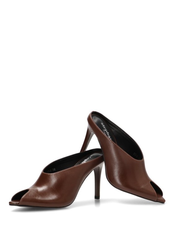 Salón con tacón alto ZZ-3 de mujer IDEAL SHOES en color café