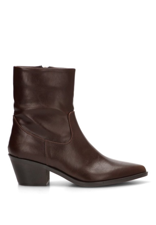 Botín campero café para mujer YULIA M6770 tacón medio