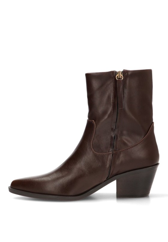 Botín campero café para mujer YULIA M6770 tacón medio