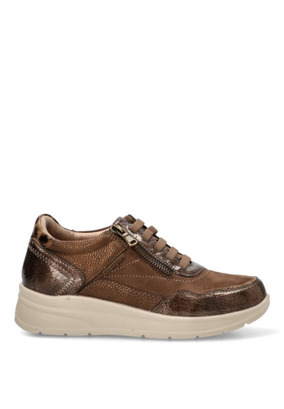 Deportivo taupe con cuña media de mujer AMARPIES ATL31133