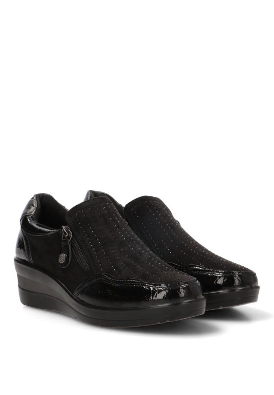Mocasín negro con cuña media de mujer AMARPIES AMD29385