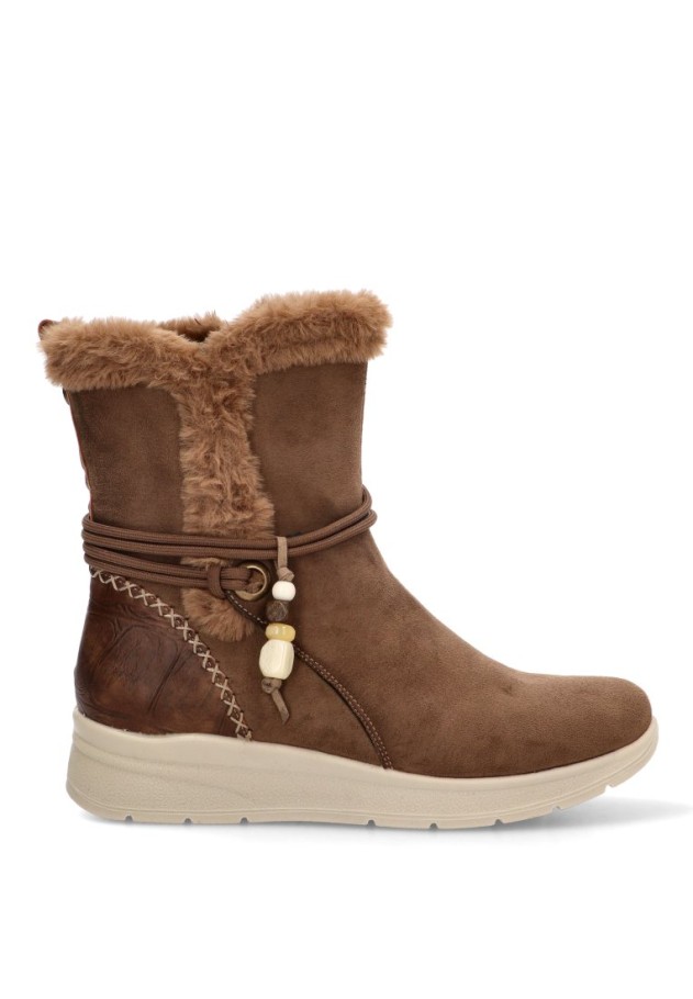 Botín sintético con cuña media AMARPIES ATL31135 taupe para mujer