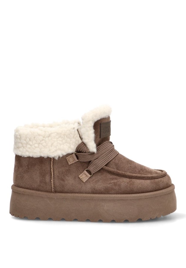 Botín antelina taupe con suela doble para mujer STAY 35-2054