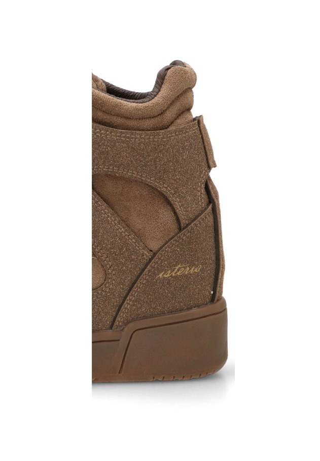 Deportivo abotinado taupe con cuña alta de mujer ISTERIA 1361