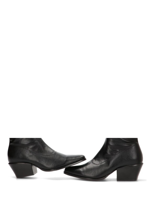 Bota campera negra con tacón medio de mujer ISTERIA 1325