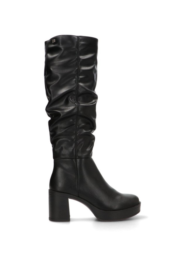 Bota con tacón alto de mujer MUSTANG 55985 en negro