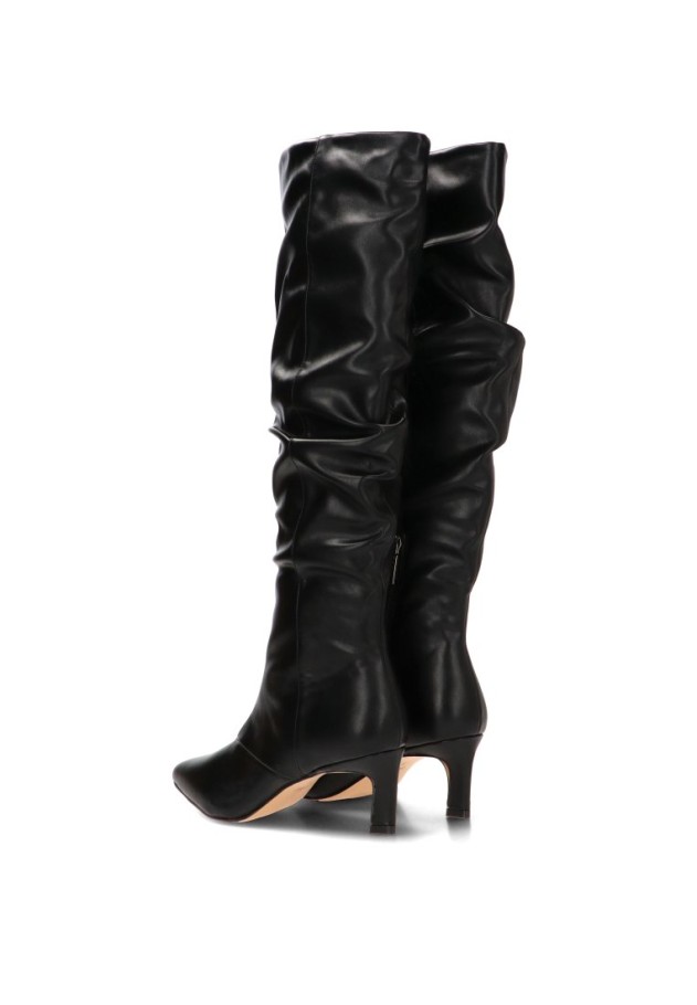 Bota negra con tacón medio de mujer MUSTANG 56247