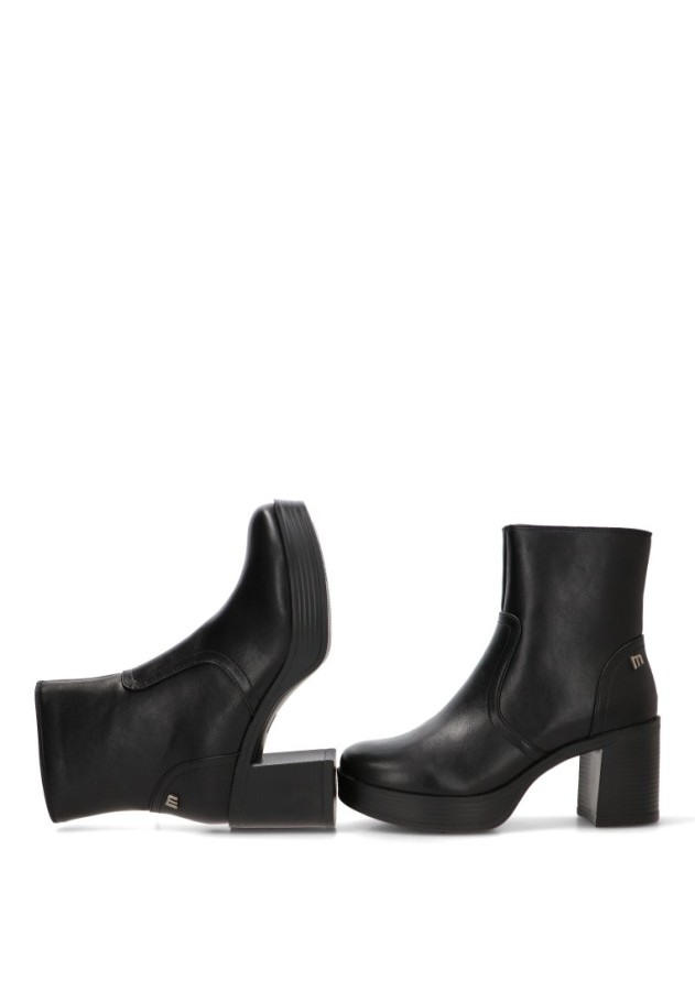 Botín con tacón plataforma negro MUSTANG 55984 para mujer
