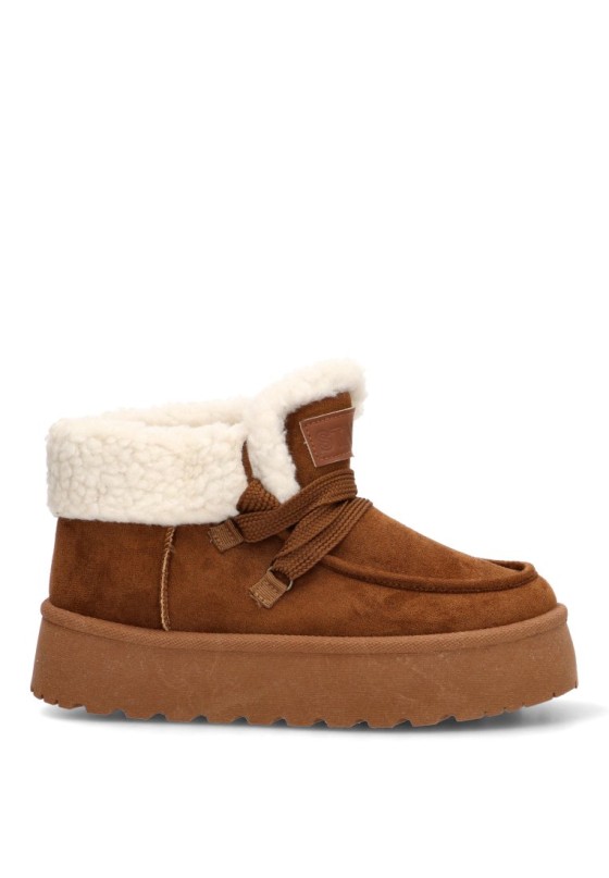 Botín STAY en antelina camel con suela doble modelo 35-2054