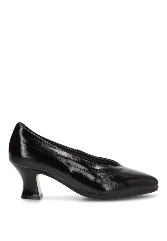 Salón PITILLOS 11681 de mujer en piel charol negro, tacón medio