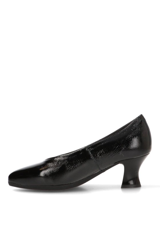 Salón PITILLOS 11681 de mujer en piel charol negro, tacón medio