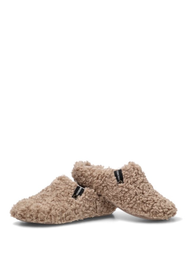Zapatillas de casa camel de mujer VERBENAS YORK COURLY