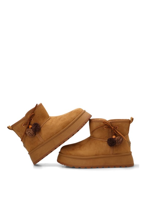 Botín antelina camel con suela doble y pompón para mujer DANGELA DBF31860