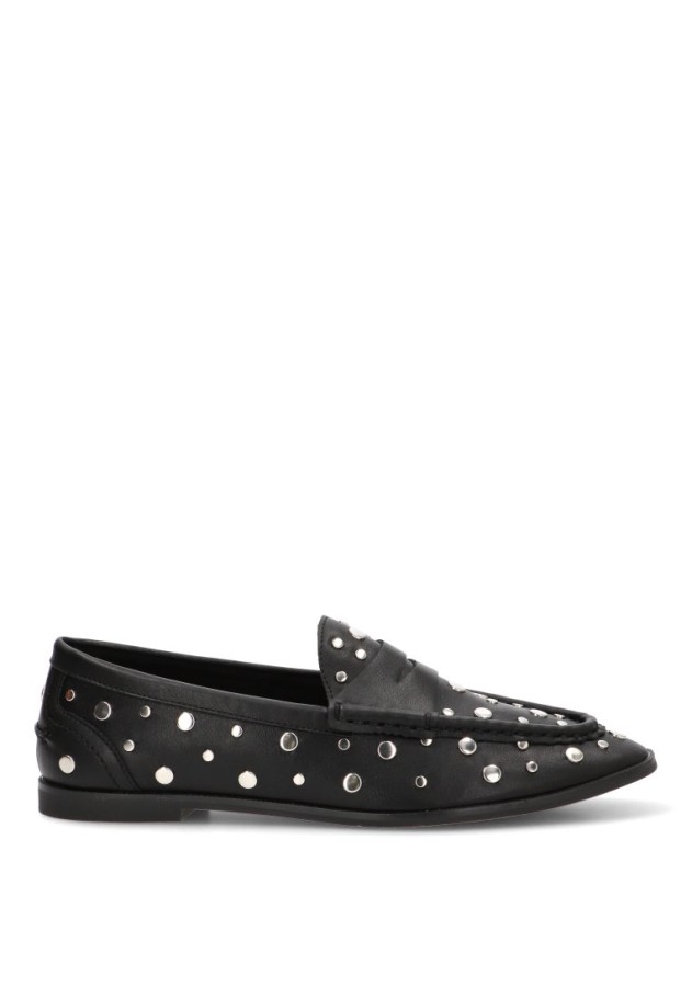 Mocasín M6565 de mujer LUNA TREND en antelina negra con tachuelas y suela plana