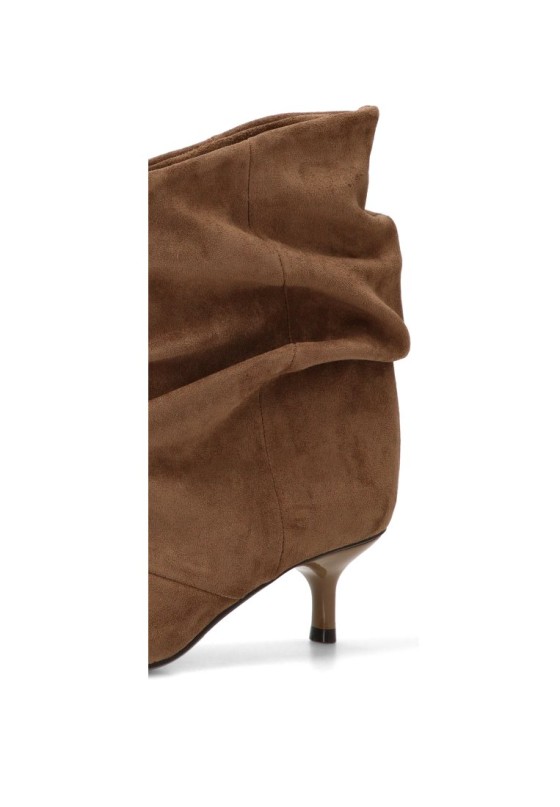 Botín fruncido en antelina camel de mujer LUNA TREND M6880 tacón medio