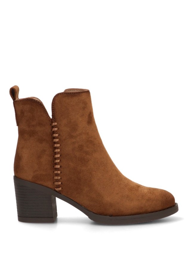 Botín de mujer ETIKA 30042 en antelina camel con tacón medio
