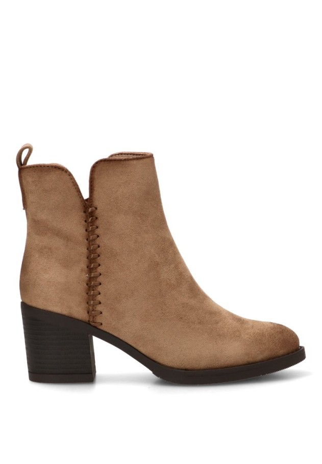 Botín ETIKA 30042 con antelina taupe y tacón medio