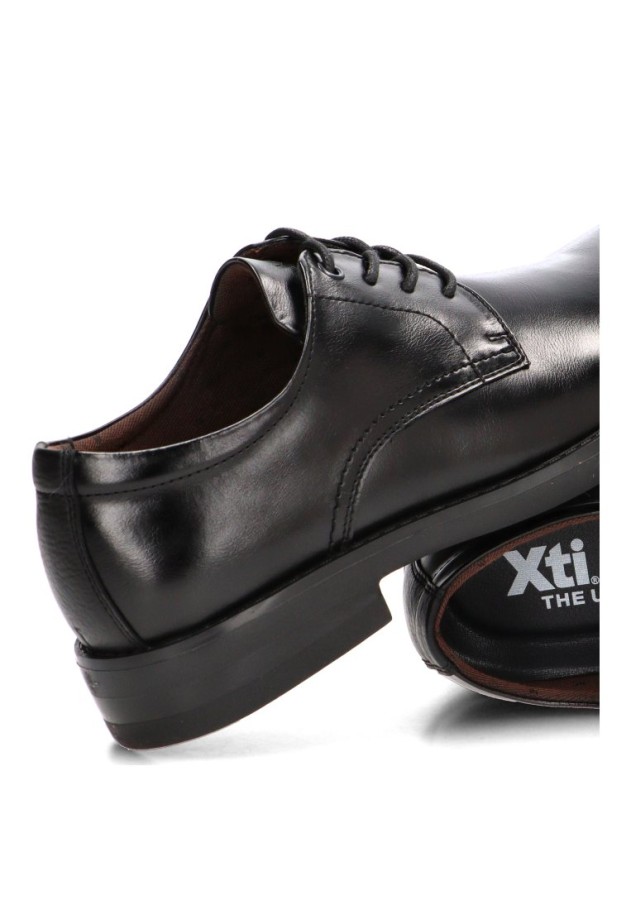 Bluchers negros de hombre XTI 146760