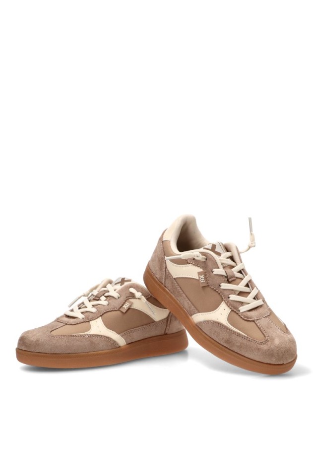 Deportivo beige de niña XTI KIDS 154102
