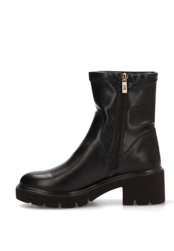 Botín negro de mujer XTI 146356 con tacón medio