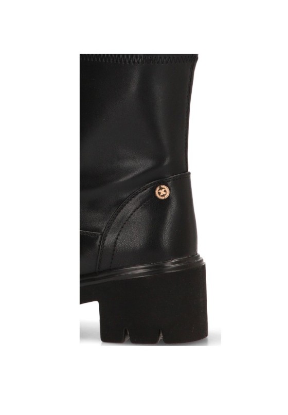 Botín negro de mujer XTI 146356 con tacón medio