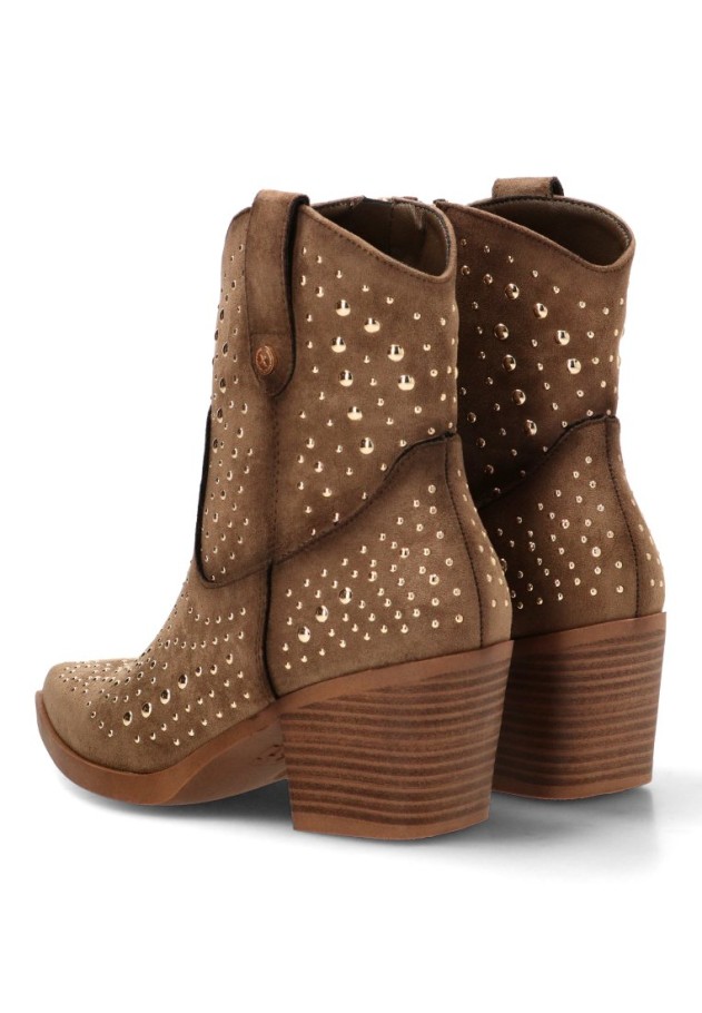 Bota campera con tachas de mujer XTI 146192