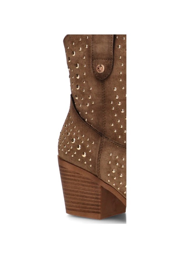 Bota campera con tachas de mujer XTI 146192