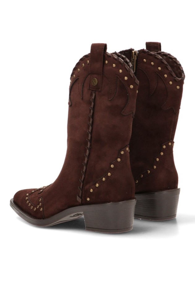 Bota campera de mujer XTI 146477 en antelina marrón con tacón medio