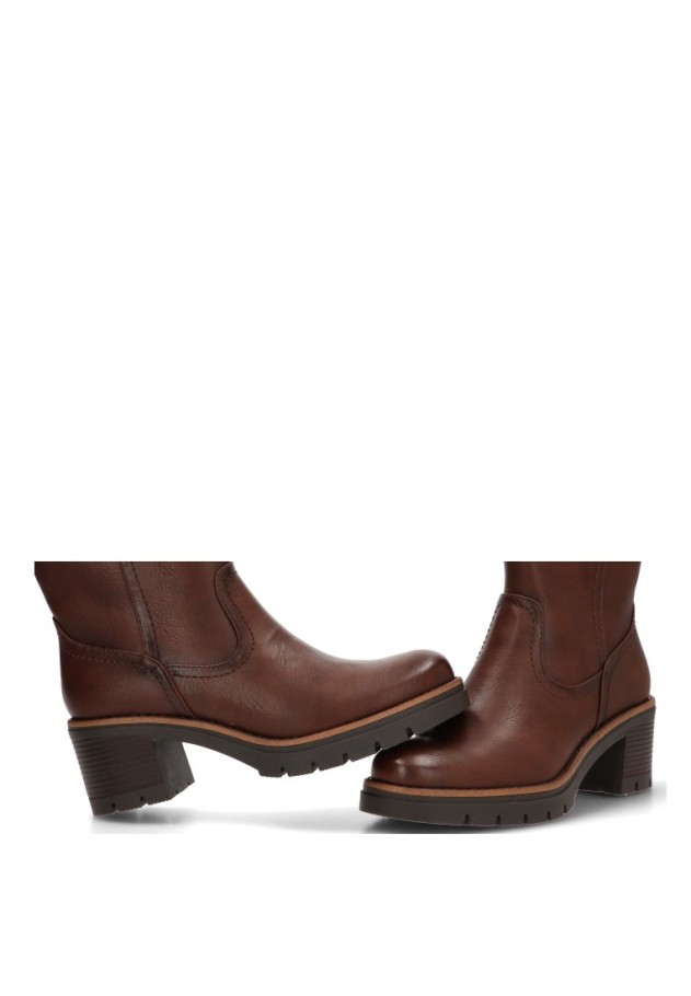 Bota marrón antelina de mujer YULIA 5017