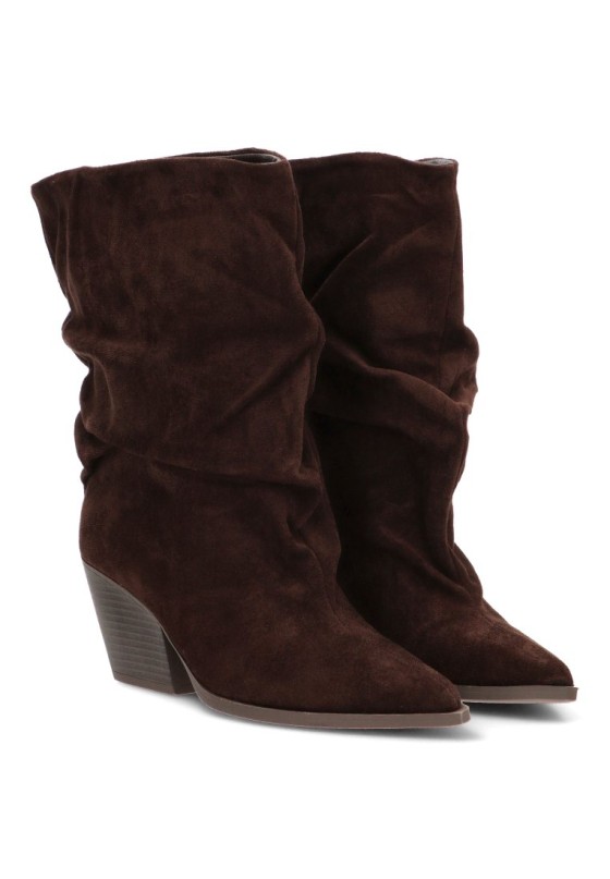 Bota arrugada de mujer CINK-ME 2581A en antelina marrón con tacón alto
