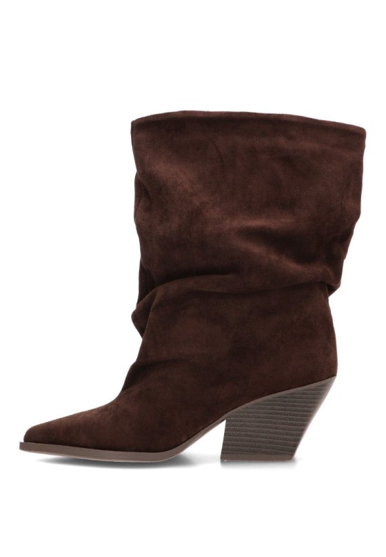Bota arrugada de mujer CINK-ME 2581A en antelina marrón con tacón alto