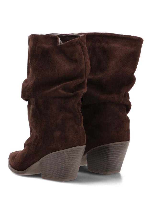Bota arrugada de mujer CINK-ME 2581A en antelina marrón con tacón alto